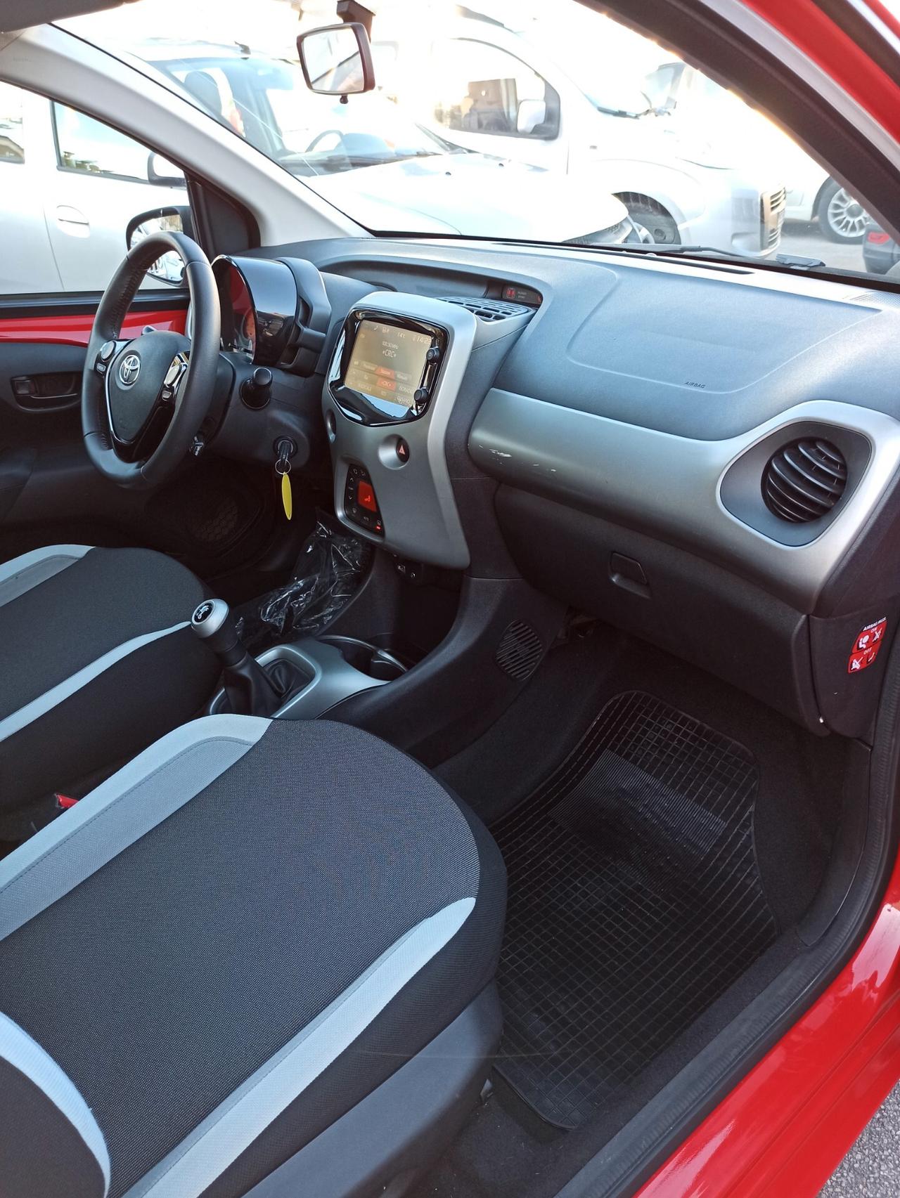 Toyota Aygo 1.0 VVT-i 69 CV 3 porte x-clusiv