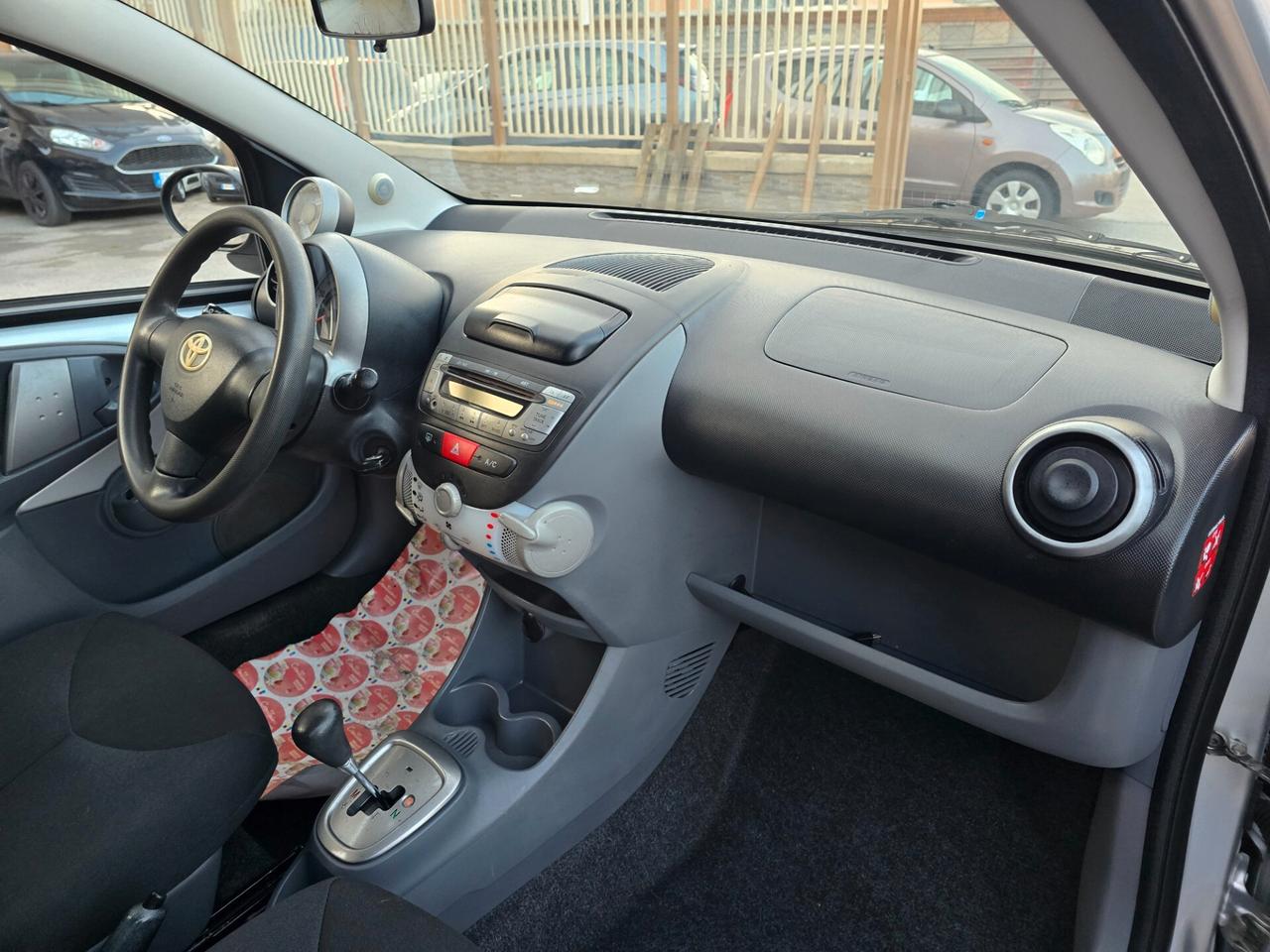 Toyota Aygo 1.0 12V VVT-i 5 porte Sol Connect MMT