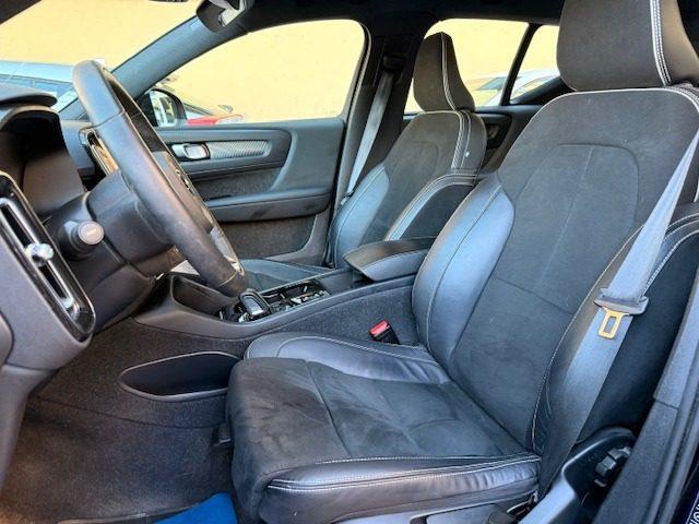 VOLVO XC40 T5 Recharge Plug-in Hybrid R-design