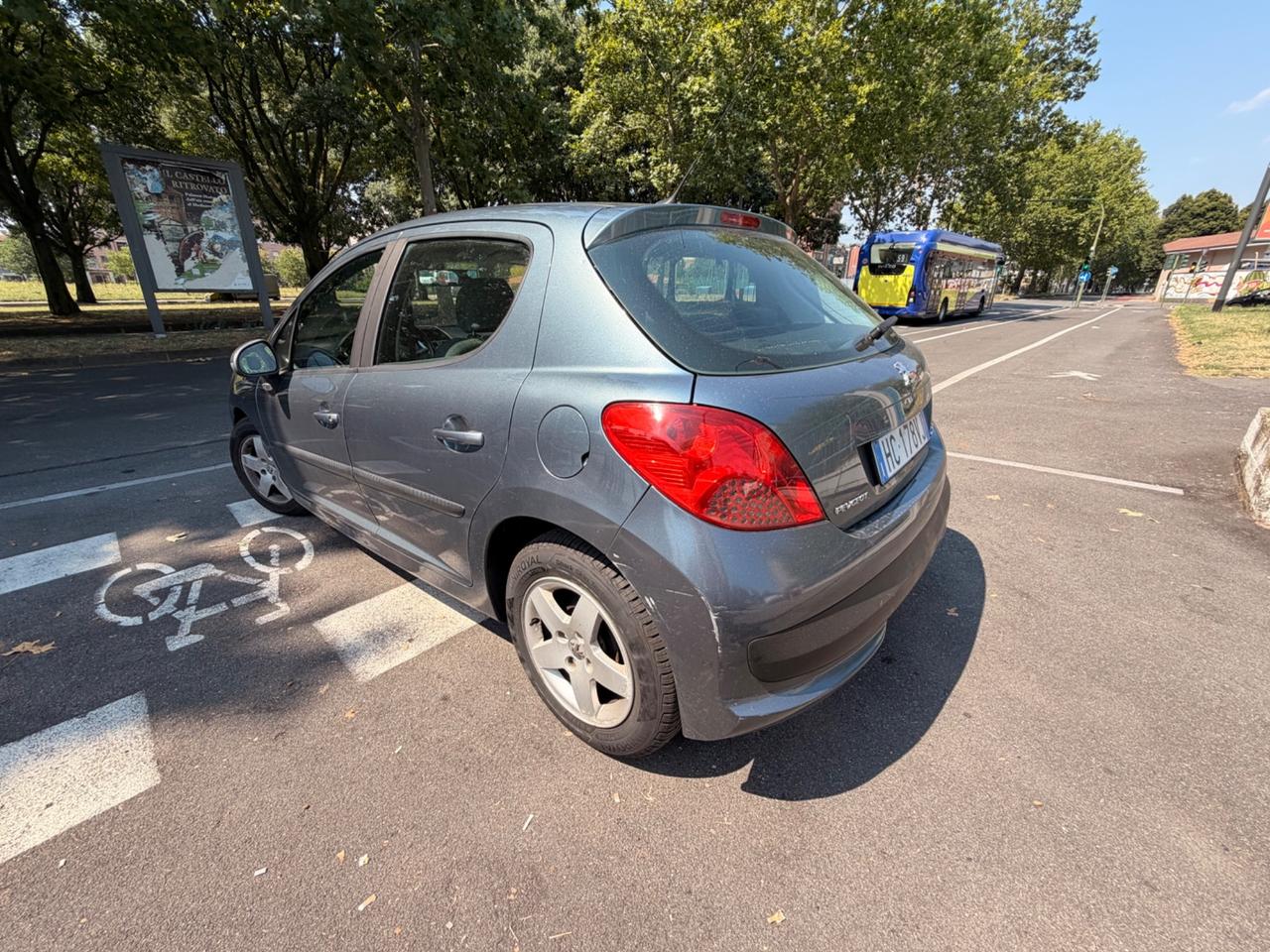 Peugeot 207 1.4 HDi 70CV 5p. X Line