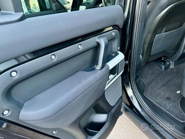 LAND ROVER Defender 110 3.0D I6 250 CV AWD Auto