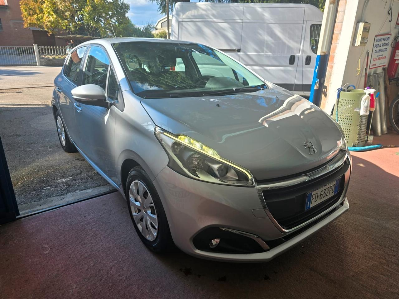 Peugeot 208 PureTech 68 5 porte Active rate da 120 mese
