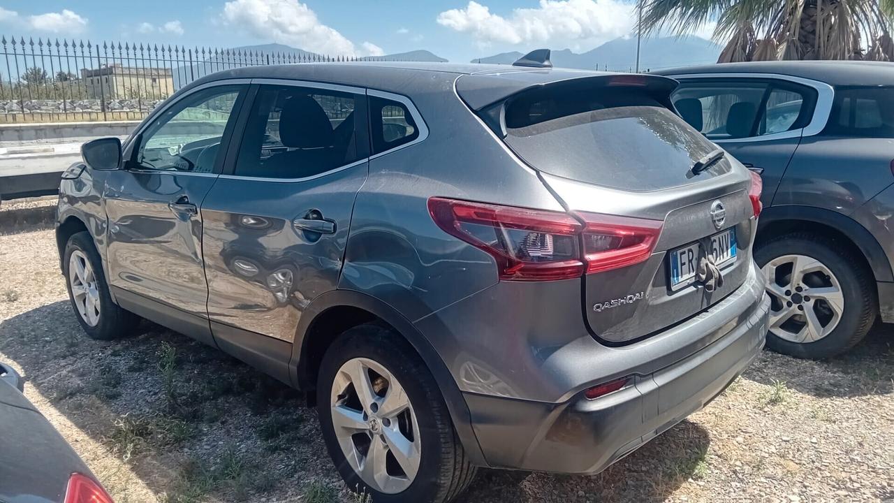 Nissan Qashqai 1.5 dCi Acenta SINISTRATO