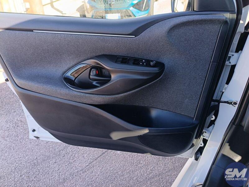 Toyota Yaris Hybrid Style MY21