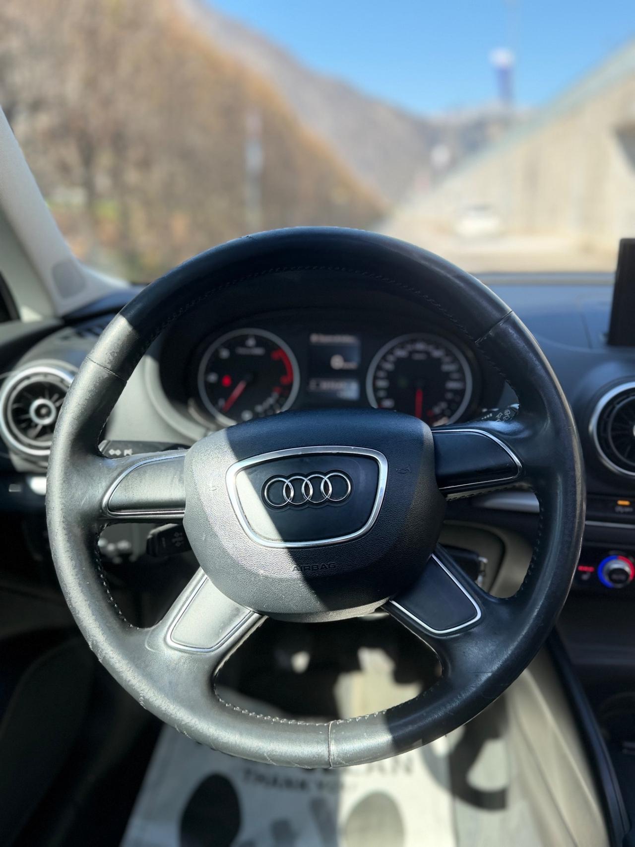 Audi A3 1.6 TDI TETTO OK NEOPATENTATI