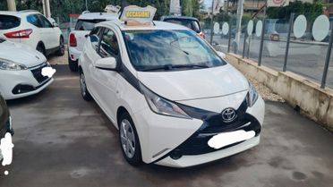 Toyota Aygo 1.0 VVT-i 69 CV 5 porte x-clusiv
