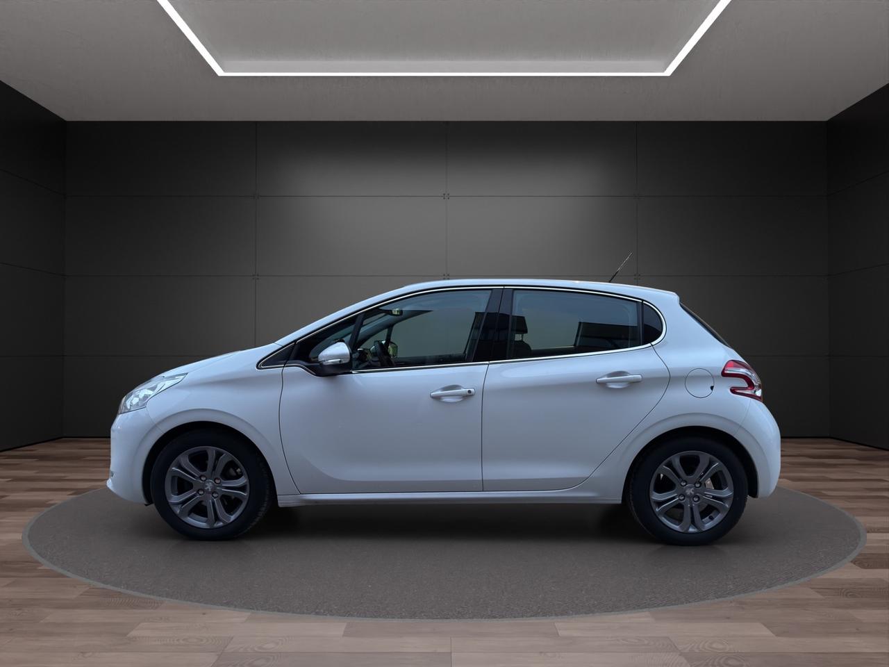 Peugeot 208 1.4 HDi 68 CV 5 porte Allure