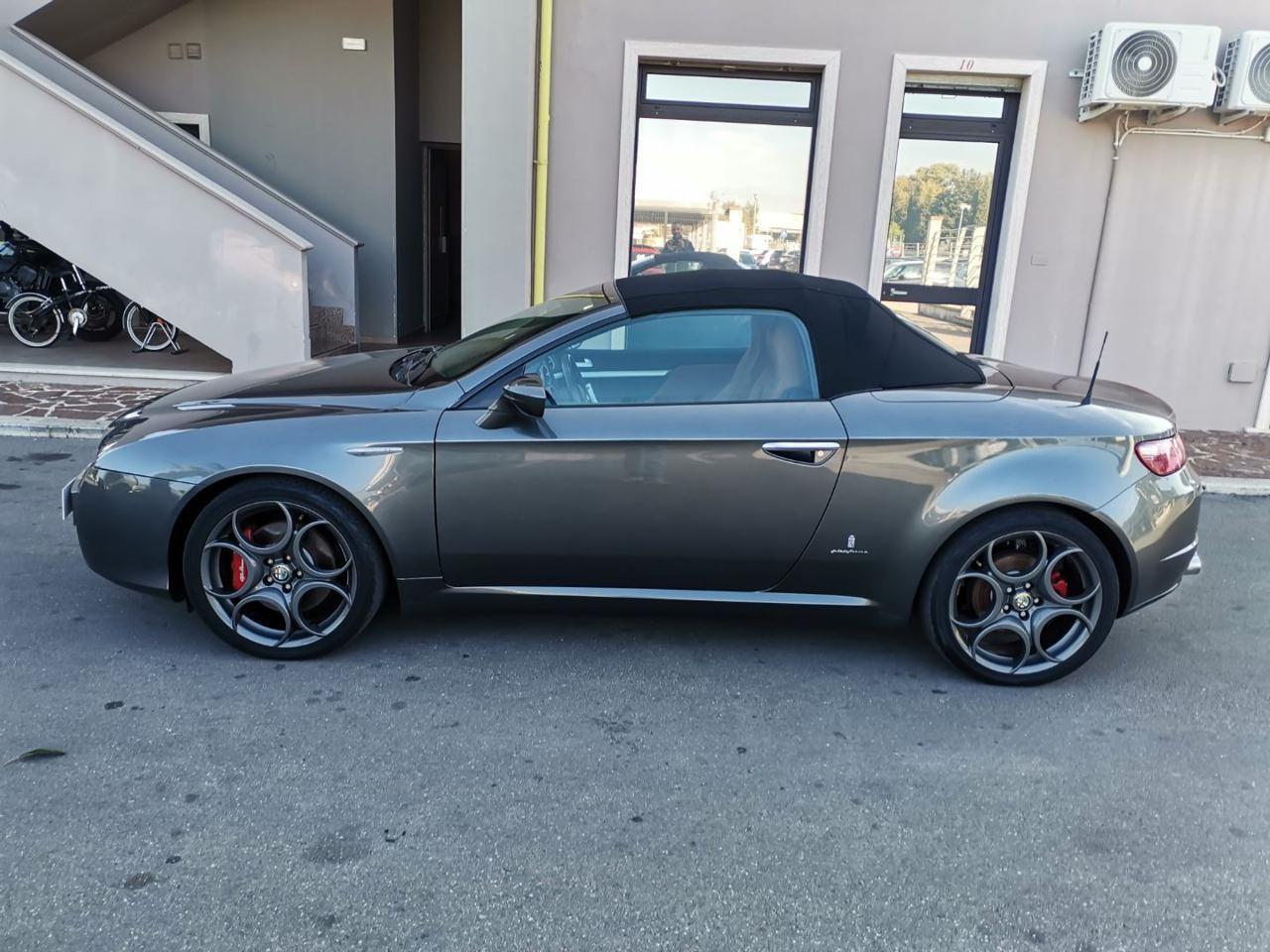 Alfa Romeo Spider 1750 TBi