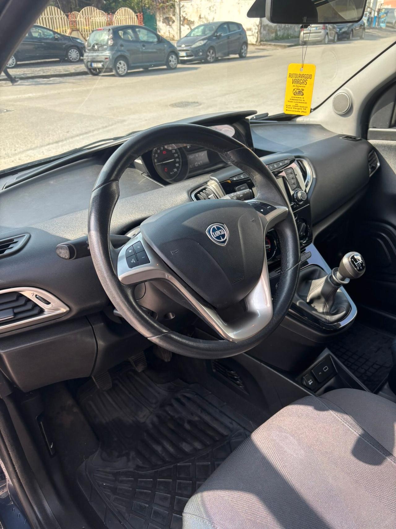 Lancia Ypsilon 1.2 69 CV 5 porte S&S Gold