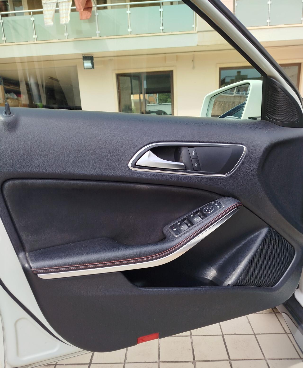 Mercedes-benz GLA 220 CDI Automatic 4Matic Premium Amg