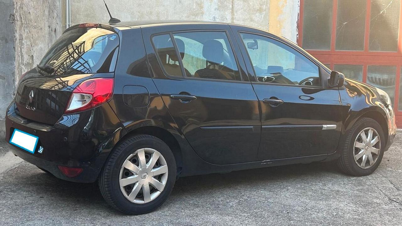 Renault Clio 1.2 16V 5 porte Dynamique