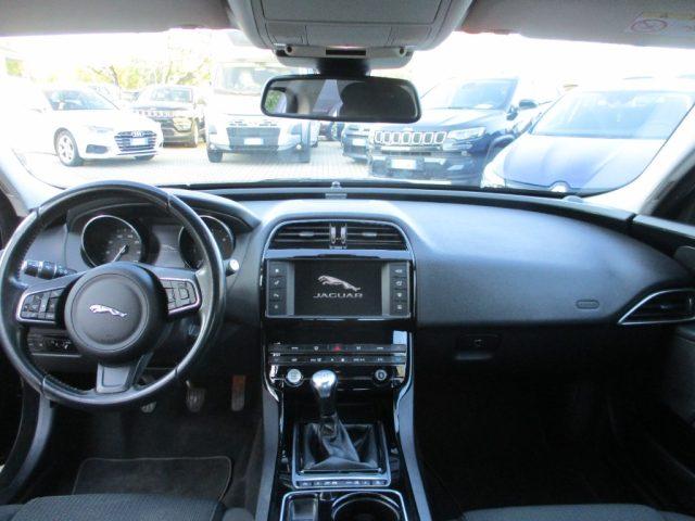 JAGUAR XE 2.0 D Turbo Pure Navi/Frenata/SensoriPark