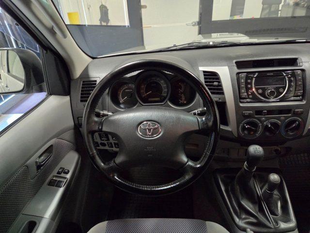 TOYOTA Hilux 2.5 D-4D 4WD Extra Cab UNICOPROPIETARIO