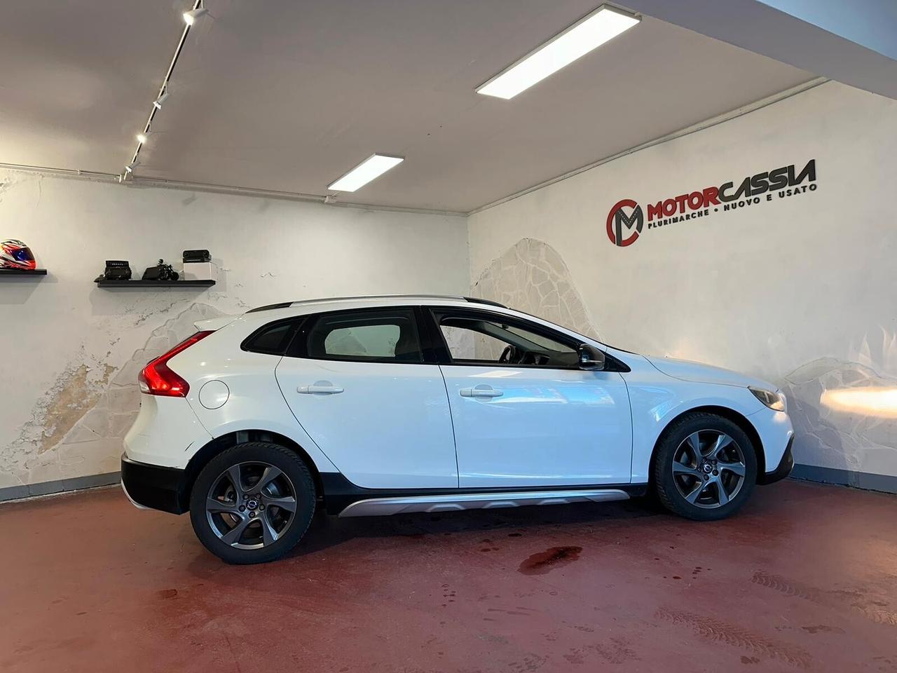 Volvo V40 Cross Country D2 1.6 Summum