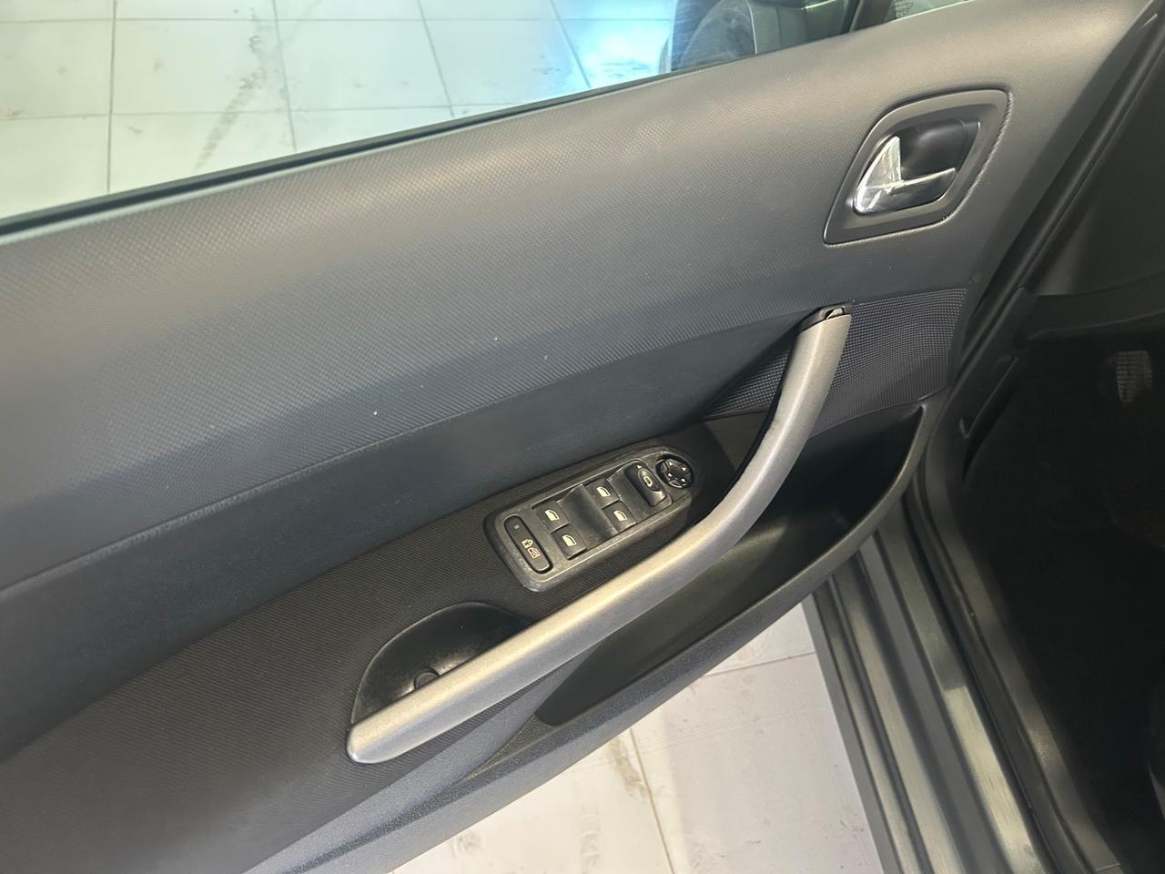 Peugeot 308 2.0 HDi 5p. Féline