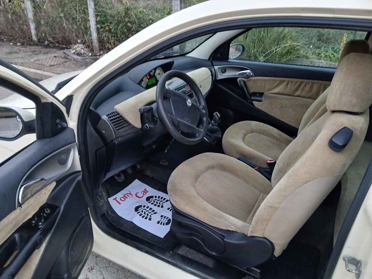 Lancia Ypsilon 1.2 Argento anno 2005