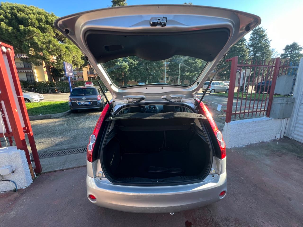 Ford Fiesta 1.2 16V 3p. Ghia