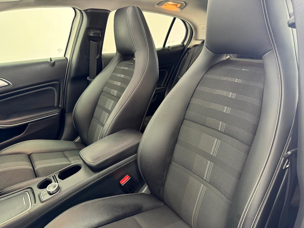 Mercedes-benz GLA 220 -AUTO- Premium-TETTO-2019