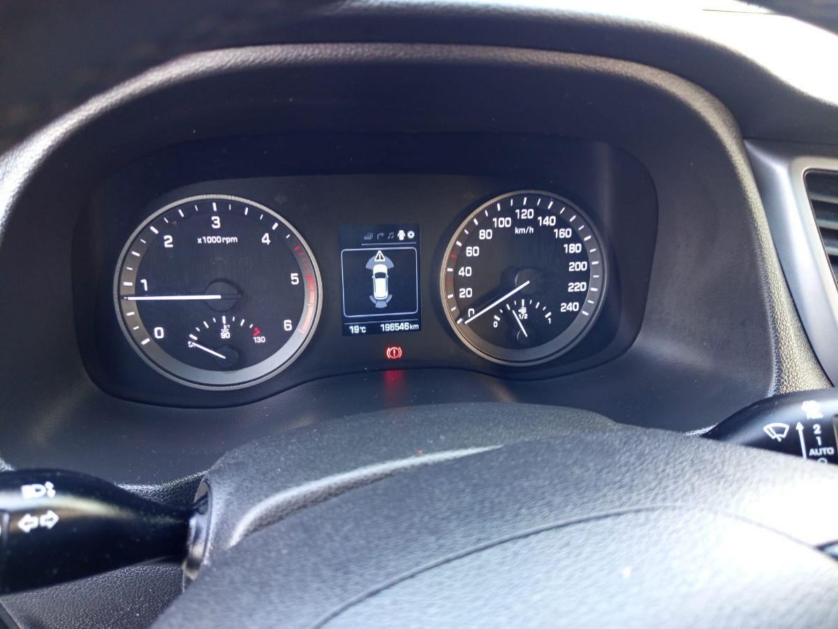 HYUNDAI Tucson 1.7 CRDi XPossible TETTO/NAV/PELLE