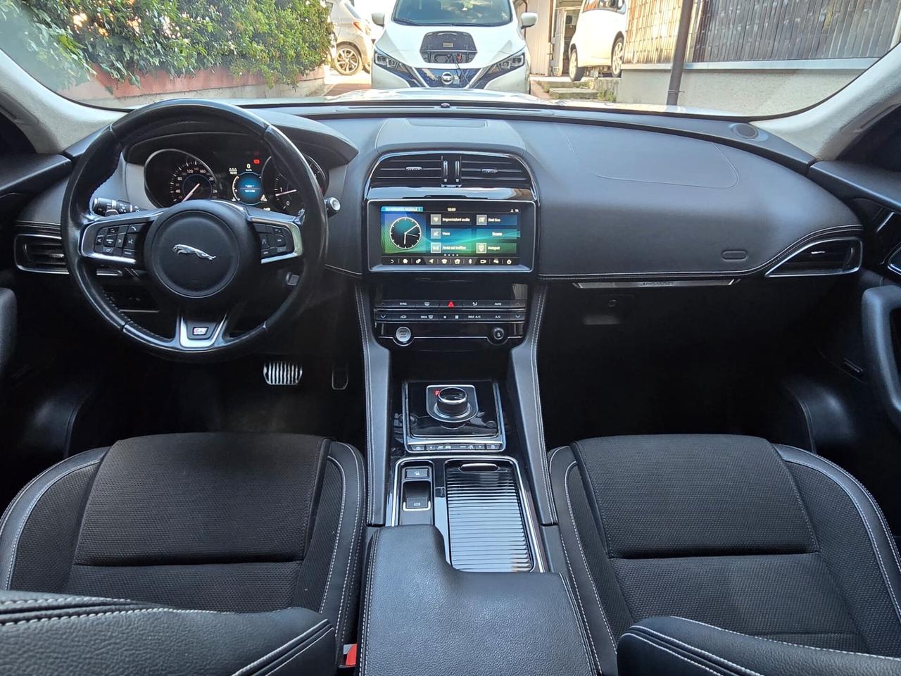 Jaguar F-Pace 3.0 D V6 300 CV AWD aut. R-Sport