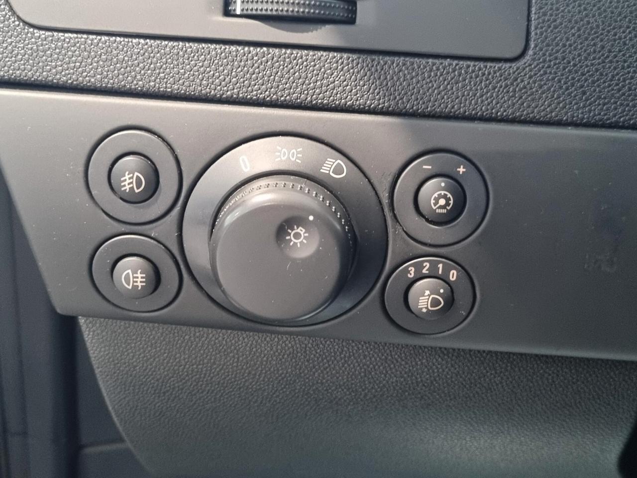 Opel Astra 1.6 115CV 5 porte Cosmo