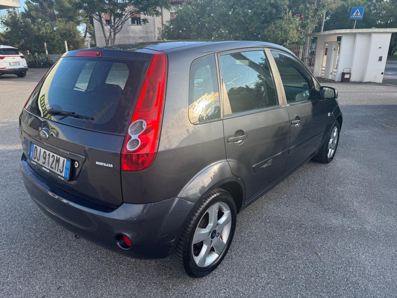 Ford Fiesta 1.2 16V 5p. Ghia 2007