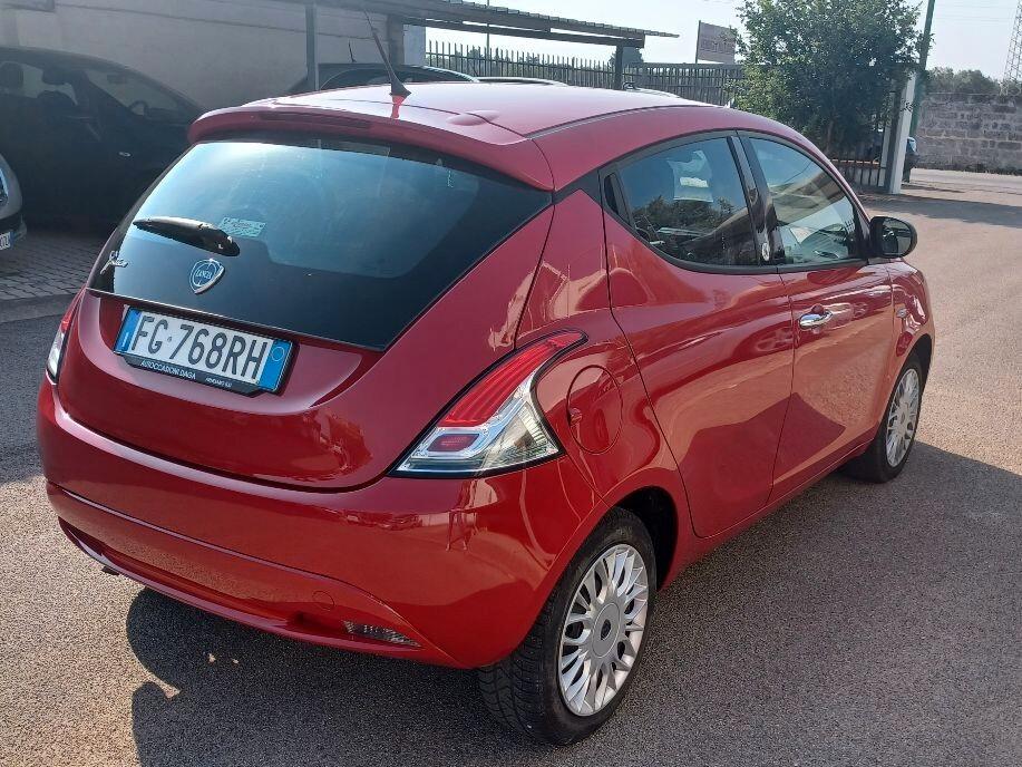 Lancia Ypsilon 1.2 69 CV 5 porte GPL Ecochic Gold PER NEOPATENTATI