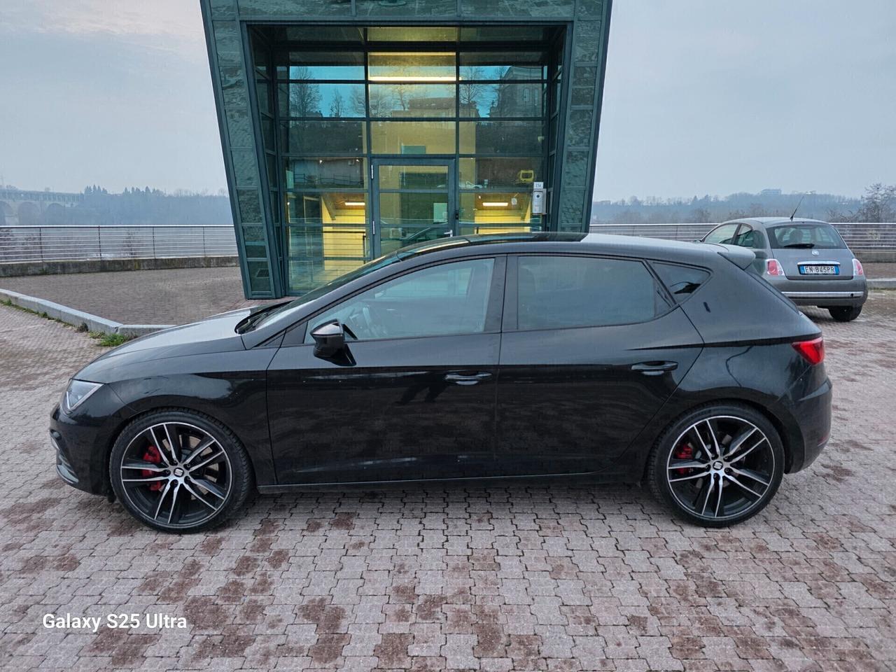 Seat leon cupra 2.0TSI DSG cv300 valutiamo usato /scambio