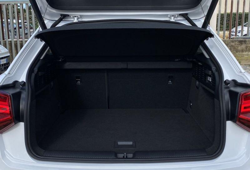 Audi Q2 Identity Black 2.0 TDI 116CV 30 Gancio Traino