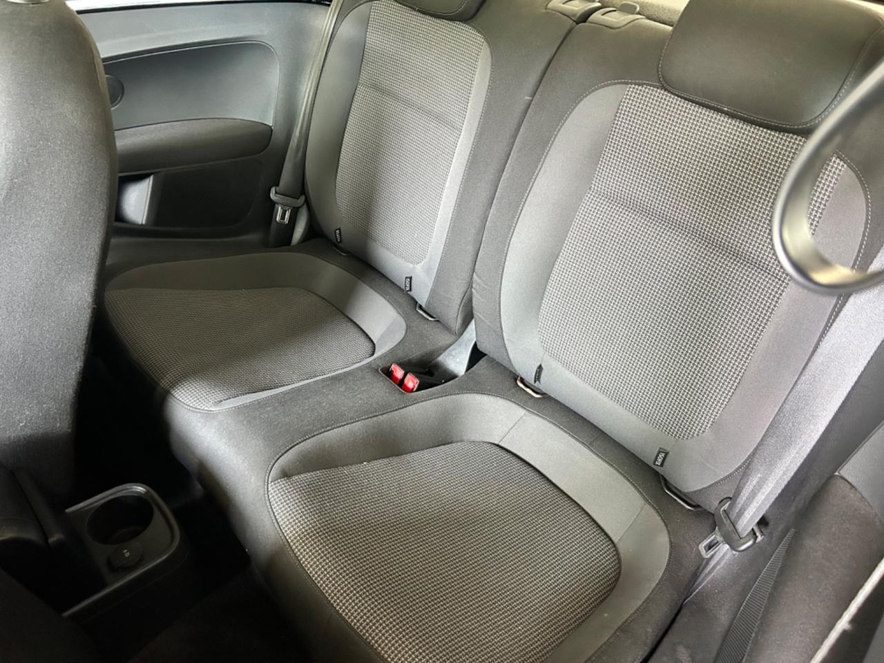Volkswagen Maggiolino 1.6 TDI Design