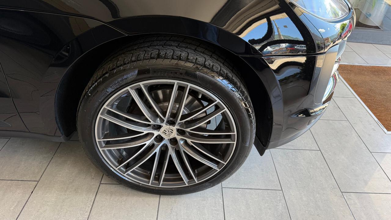 Porsche Macan 2.0 RESTYLING TETTO CERCHIO 21