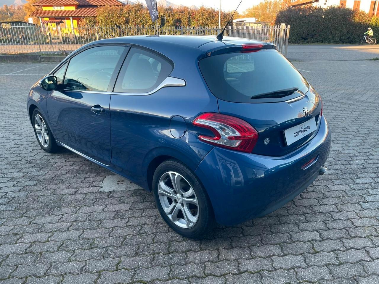 Peugeot 208 1.2 VTi 82 CV 3 porte Allure