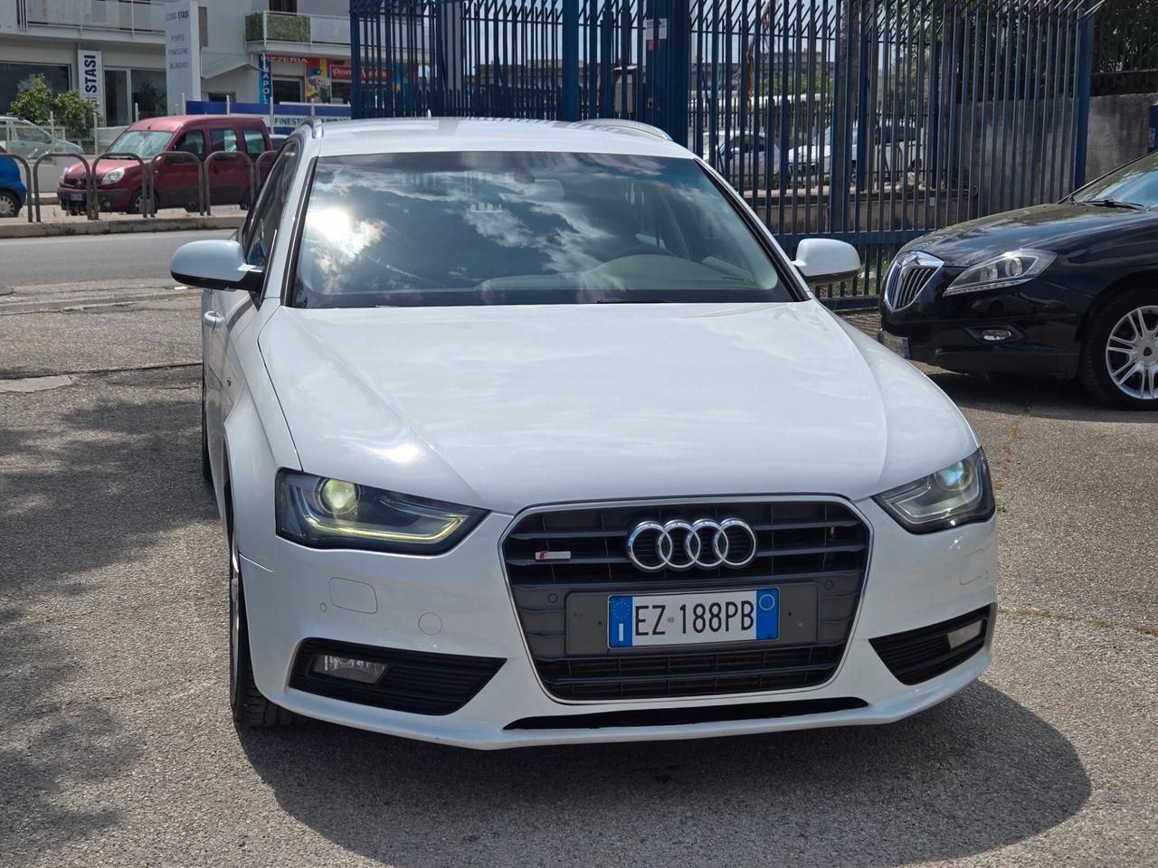 Audi A4 Avant 2.0 TDI 143CV del 2012 gancio traino omologato