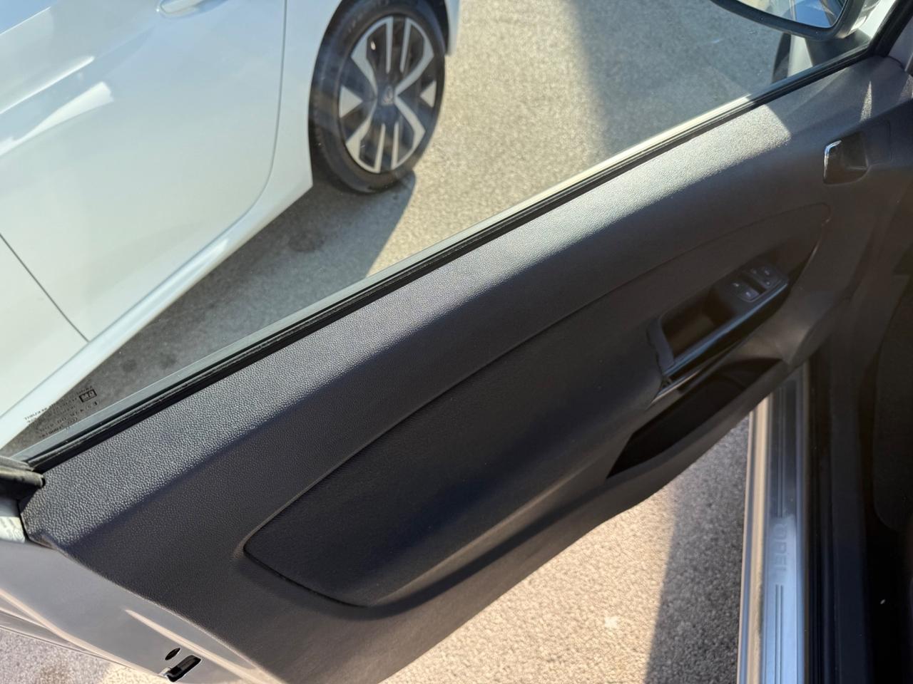 Opel Corsa 1.2 80CV 3 porte GPL-TECH Edition