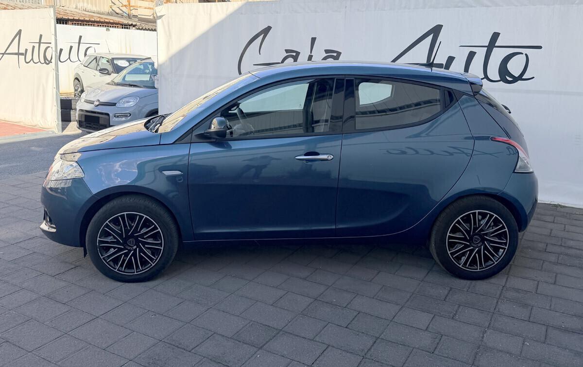 Lancia Ypsilon 1.0 FireFly 5 porte S&S Hybrid Silver Plus