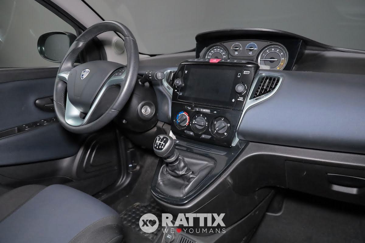 Lancia Ypsilon 1.0 Firefly Hybrid 70CV Platino