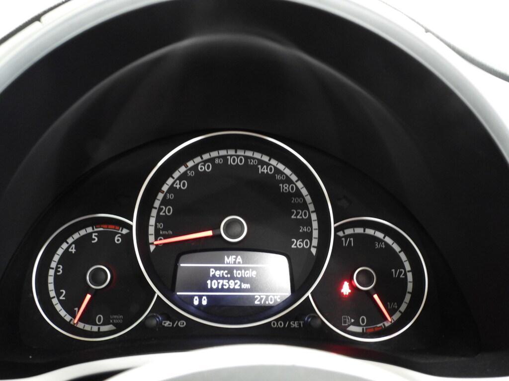 Volkswagen Maggiolino Maggiolino Cabrio 1.6 tdi Design 105cv