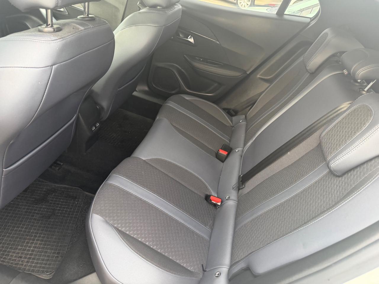 Peugeot 2008 PureTech 100 S&S Allure