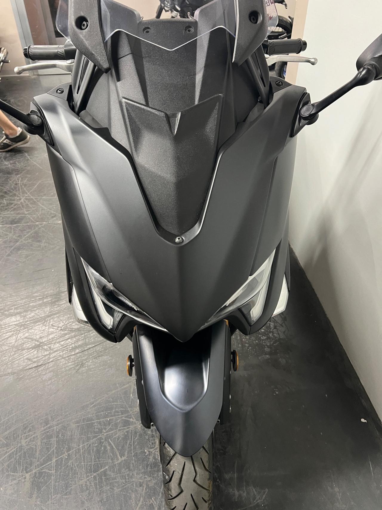 Yamaha TMAX DX