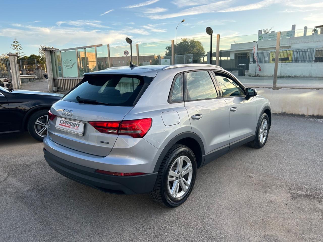 Audi Q3 35 TDI quattro Business