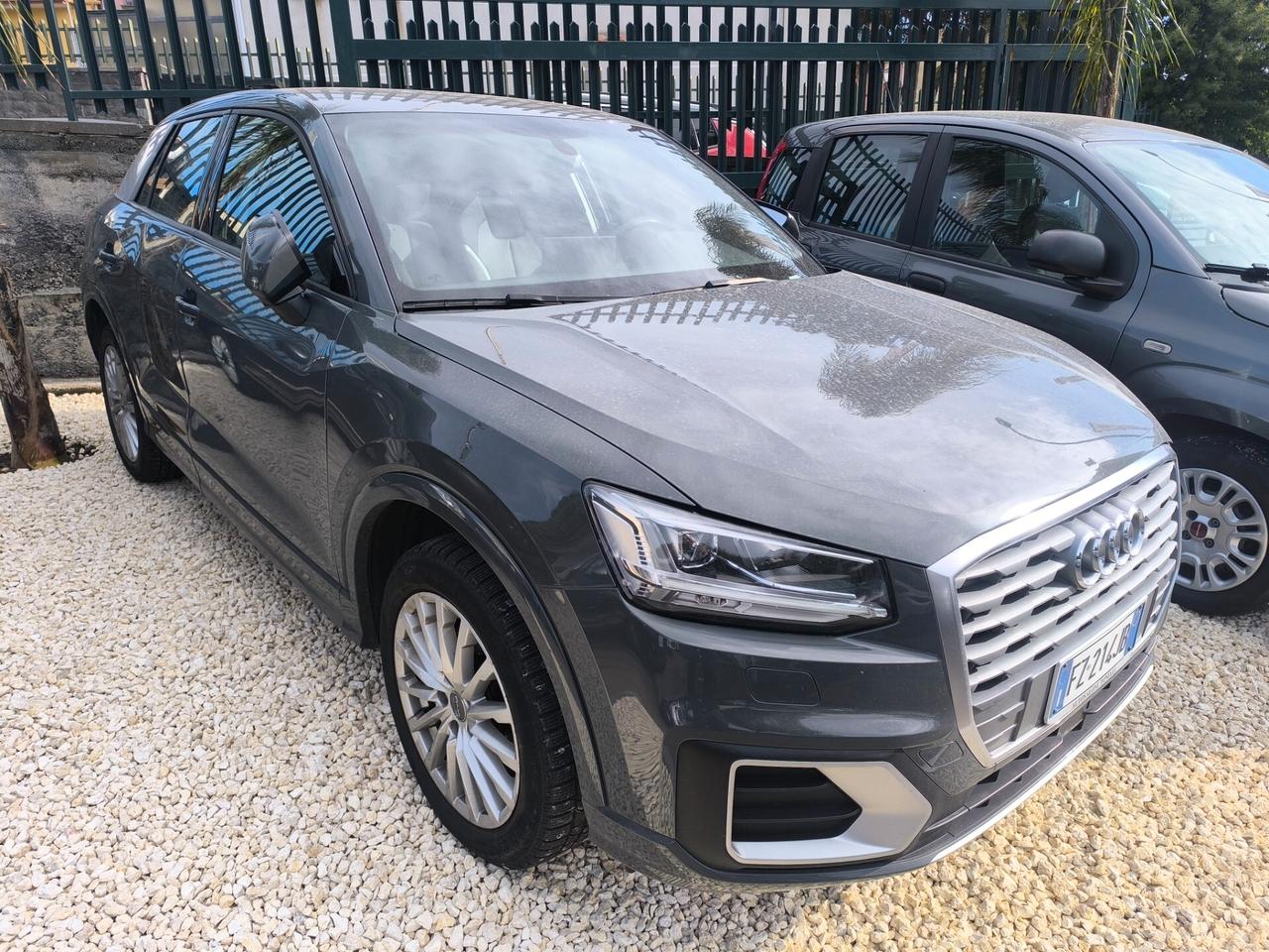 Audi Q2 30 TDI S tronic Identity Black