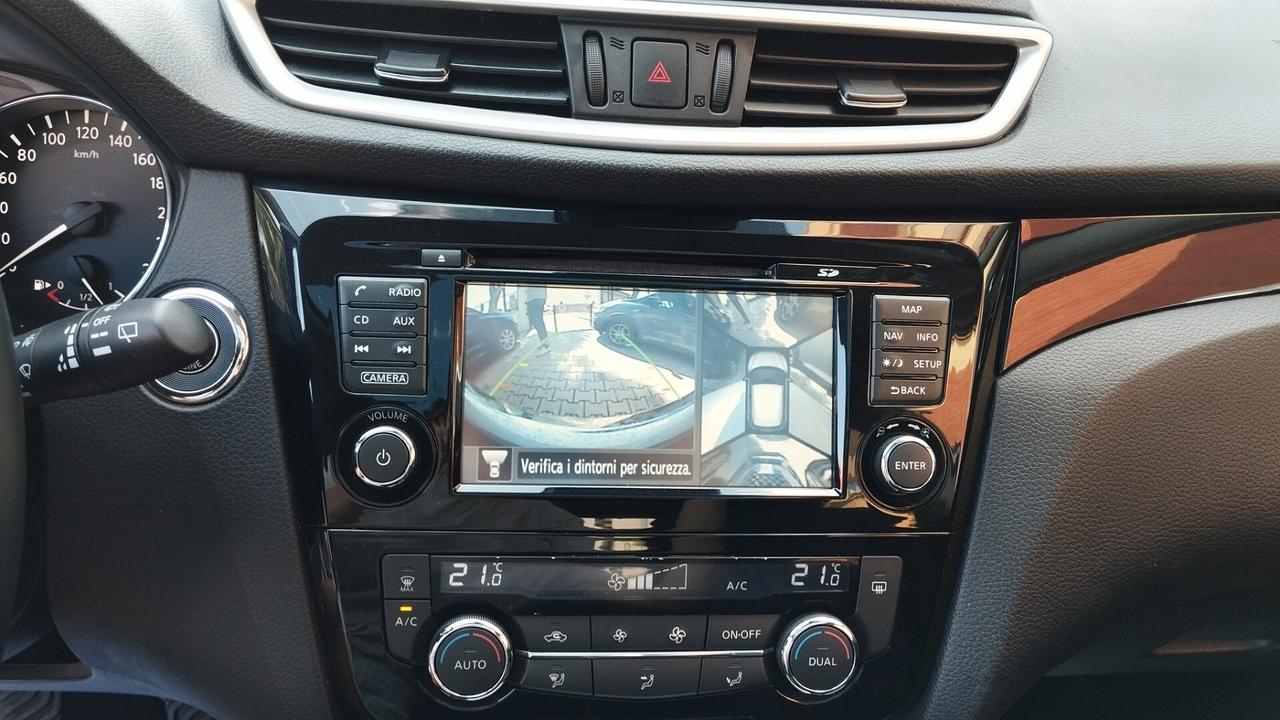 NISSAN QASHQAI TETTO-NAVI-CAMERA 360