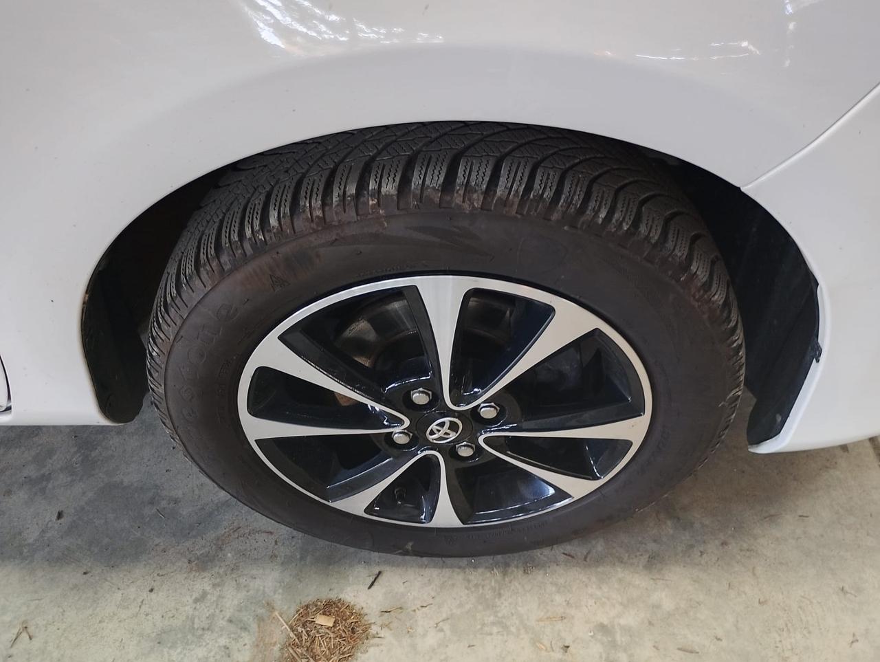 Toyota Yaris 1.0 72 CV 5 porte Active - Nessun vincolo -