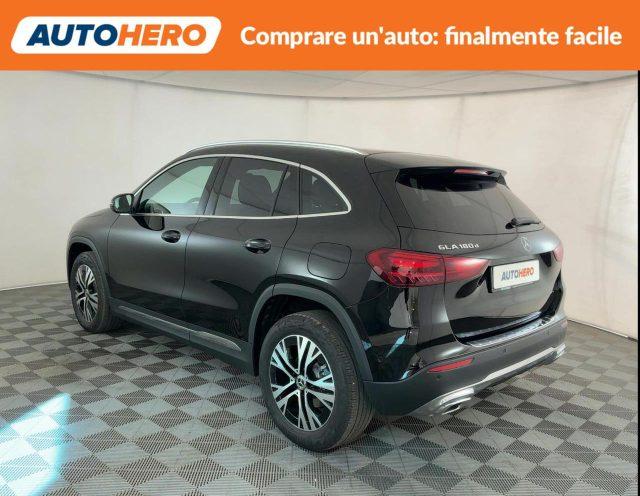 MERCEDES-BENZ GLA 180 d Business Extra auto