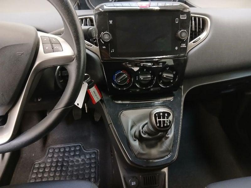 Lancia Ypsilon 1.0 firefly hybrid Gold s&s 70cv