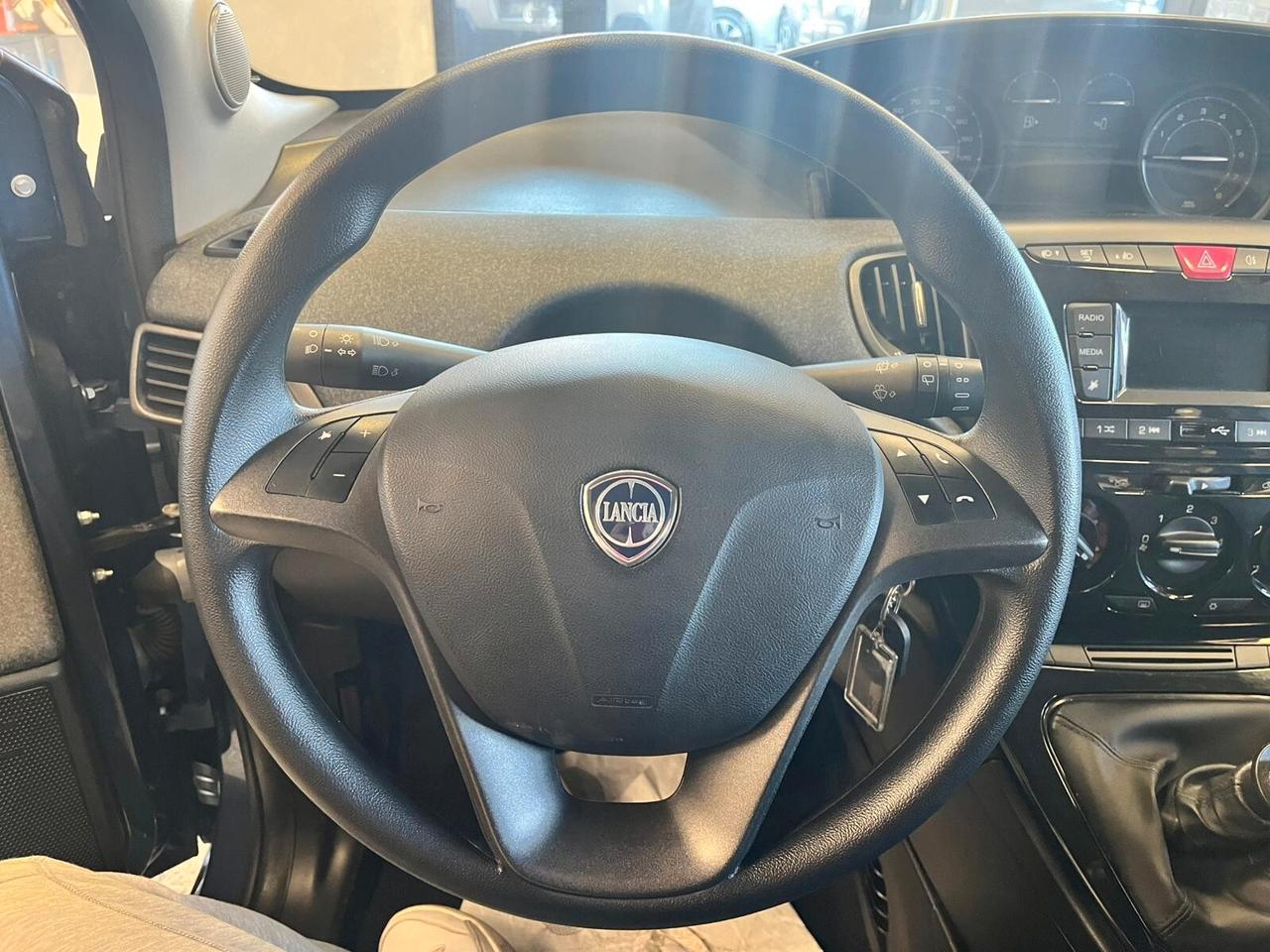 Lancia Ypsilon 1.0 FireFly 5 porte S&S Hybrid Gold