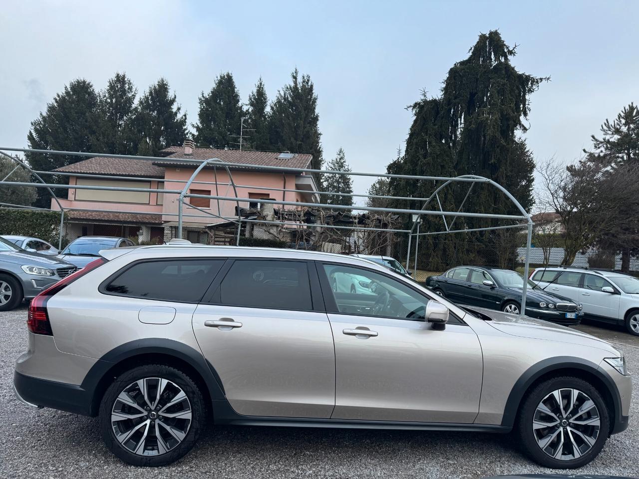 Volvo V90 Cross Country B4 (d) AWD automatico Ultimate