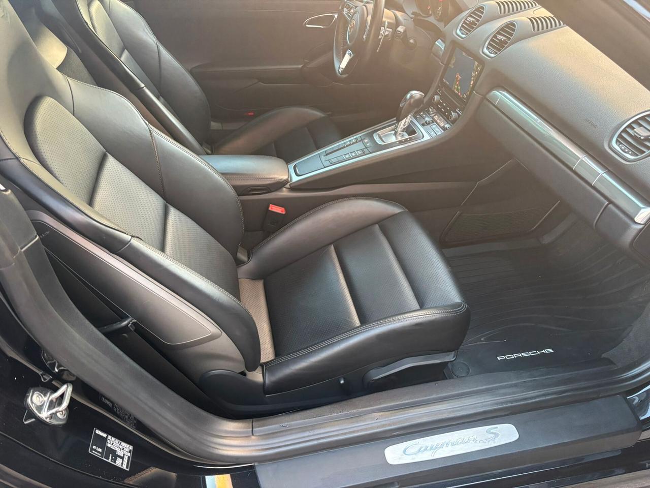 Porsche Cayman 718 S