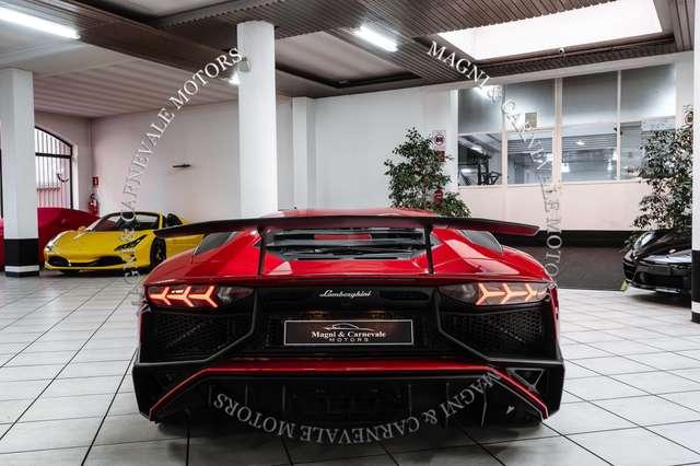 Lamborghini Aventador SV|(61 KM)DELIVERY MILEAGE|VAT|SPECIAL PAINT