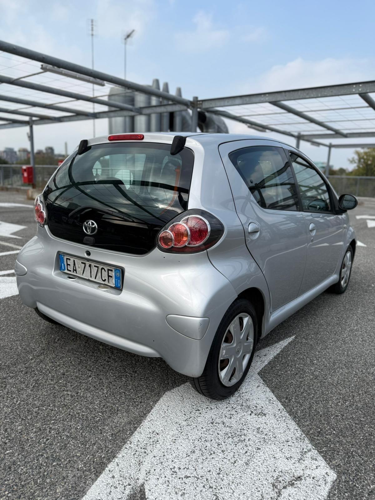 Toyota Aygo 1.0 12V VVT-i 5 porte Sol
